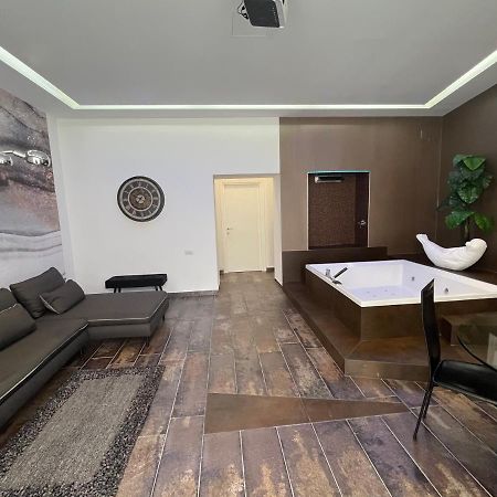 לינה וארוחת בוקר ויאסטה Relais Viesti מראה חיצוני תמונה